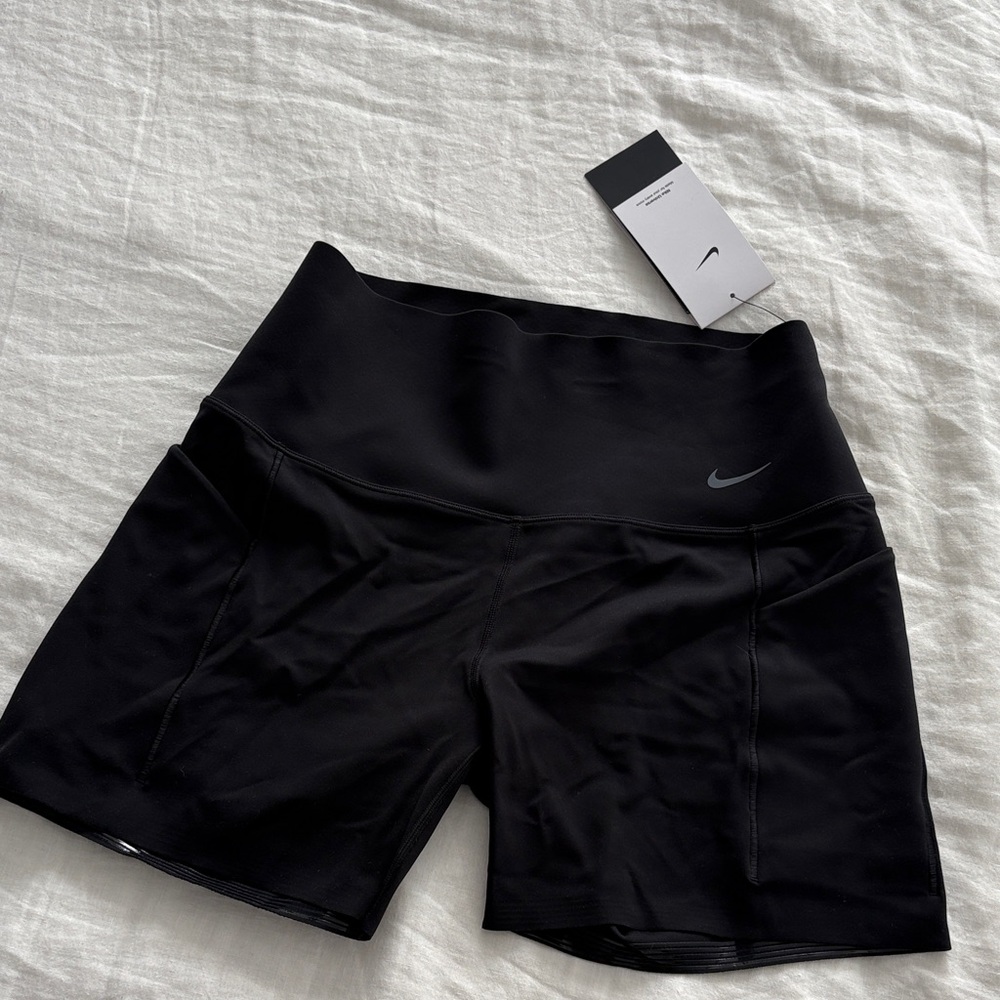 Nike Black Universa Medium Support High-Waisted 5" Bike Shorts with Pockets - Picture 11 of 14